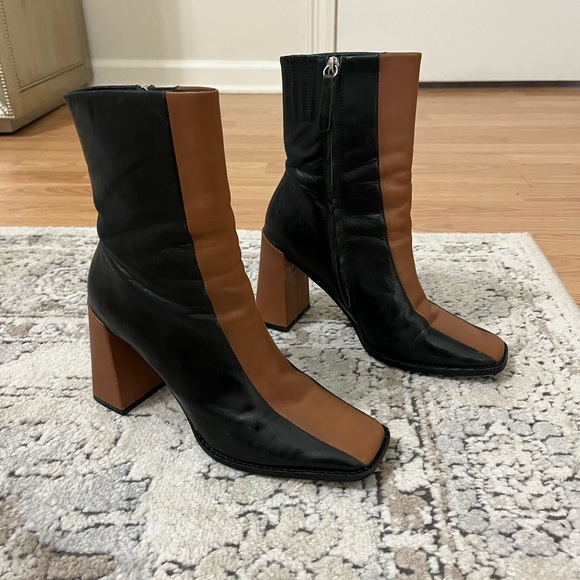 Alias Mae Shoes - Alias Mae Twiggy Bootie in Black and Tan